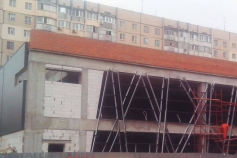 Двухэтажный ТРЦ на проспекте Добровольского